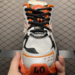 balenciaga runner orange