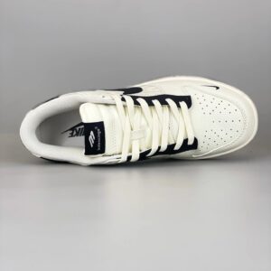 nike sb dunk low paris collab