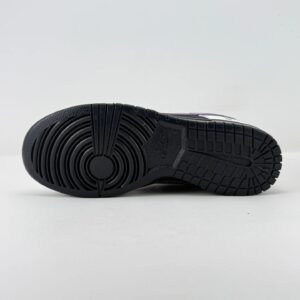 nike sb dunk low panda collab