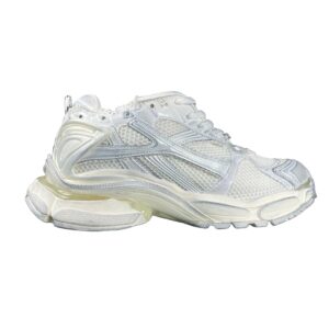 balenciaga runner distressed white