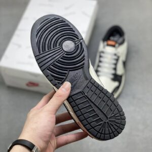 nike sb dunk low supreme