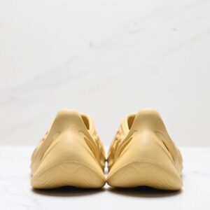 adidas yeezy foam runner