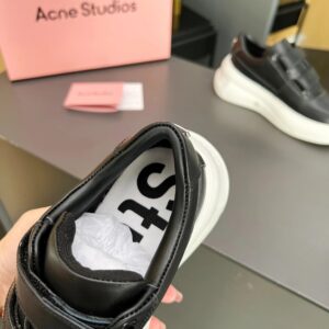 high version velcro sneakers