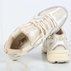 new balance mr530 retro（buff beige）