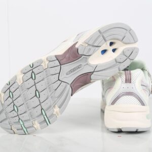 new balance mr530 sneakers（pink and white）