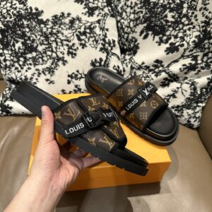 lv buckle velcro sandals