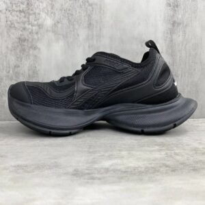 balenciaga lightweight sneakers