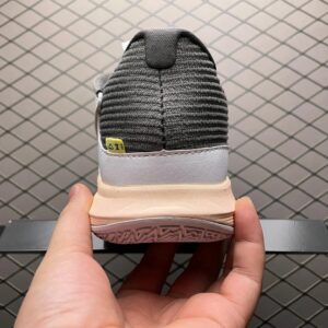 kyrie low e sneakers