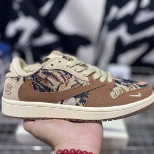 aj1 reverse mocha sneakers