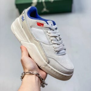 who decides war sneakers