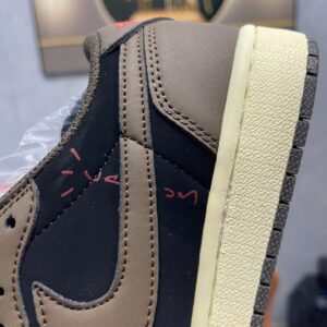 aj1 travis scott reverse mocha