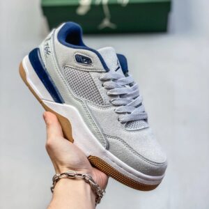 who decides war x flight court