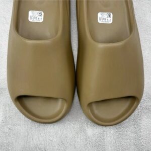 yeezy slide brown