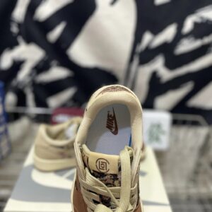 aj1 reverse mocha sneakers