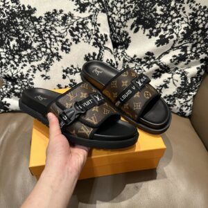 lv buckle velcro sandals