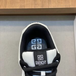 ​​givenchy retro runner sneaker （ black & white）