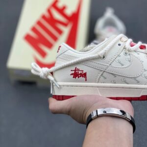 nike sb dunk low x stussy