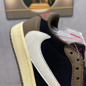 aj1 travis scott reverse mocha