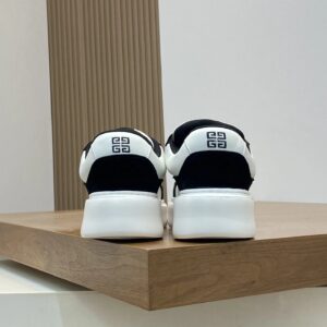 ​​givenchy retro runner sneaker （ black & white）