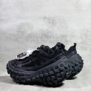 balenciaga defender sneakers beige