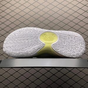 kyrie low e sneakers