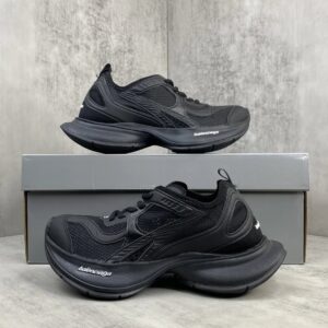 balenciaga lightweight sneakers