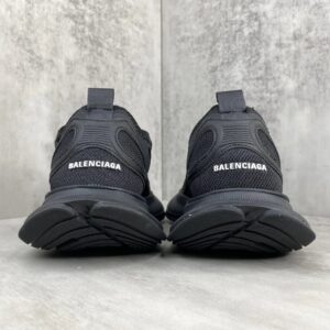 balenciaga lightweight sneakers