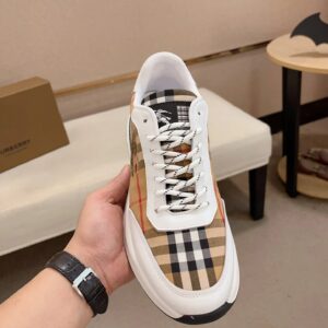 burberry italy leather sneakers