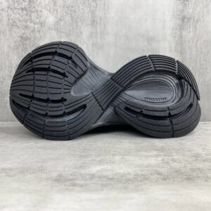 balenciaga lightweight sneakers