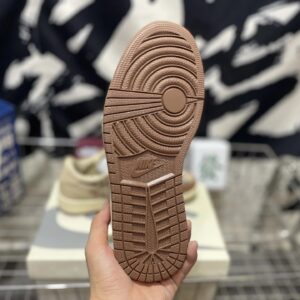 aj1 reverse mocha sneakers