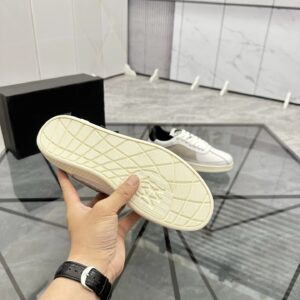 ami low casual shoes black white