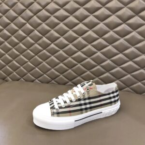 burberry men's classic low sneakers