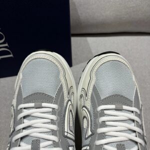 dior b30 head turning retro chunky sneakers