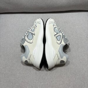 dior b30 head turning retro chunky sneakers