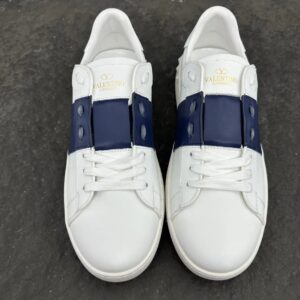 valentino 2022 ss new arrival white & navy lace up sneakers with studded details & signature lettering yixing zhang same style