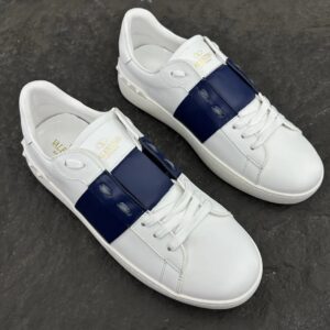 valentino 2022 ss new arrival white & navy lace up sneakers with studded details & signature lettering yixing zhang same style