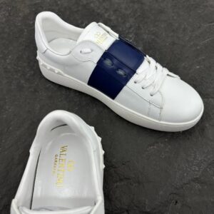 valentino 2022 ss new arrival white & navy lace up sneakers with studded details & signature lettering yixing zhang same style