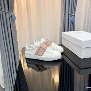 valentino 2022 ss pink studs & laces white lace up sneakers yixing zhang same style