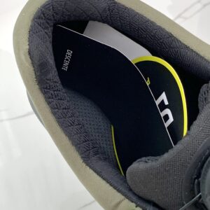 descente dualis urban commuter lifestyle sneakers (black/green)