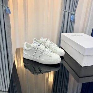 valentino 2022 ss silver studs pure white lace up sneakers yixing zhang same style