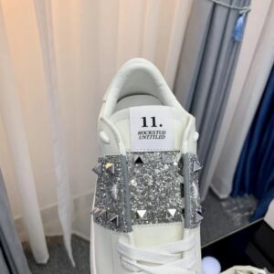 valentino 2022 ss dark grey studs & laces white sneakers yixing zhang same style