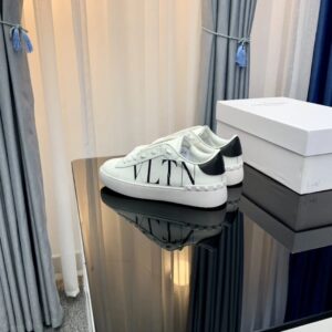 valentino 2022 ss white sneakers with black swallowtail studs yixing zhang same style lace up series