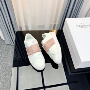 valentino 2022 ss pink studs & laces white lace up sneakers yixing zhang same style