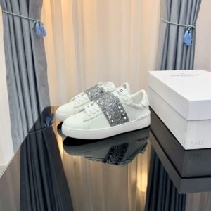 valentino 2022 ss dark grey studs & laces white sneakers yixing zhang same style
