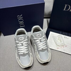 dior b30 head turning retro chunky sneakers
