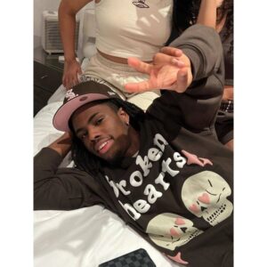 broken planet skull print hoodie multicolor