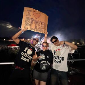 broken planet foam graphic tee white