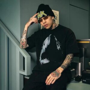 represent shark tee black