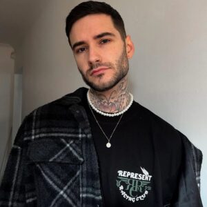 represent logo tee multi color