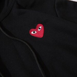 cdg play heart hoodie black/white